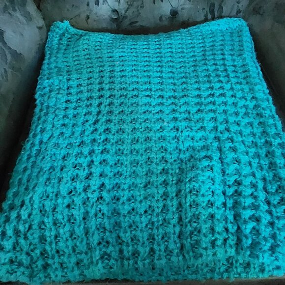 D&Y Chunky Knit Infinity Scarf, Teal, GUC - Picture 1 of 3